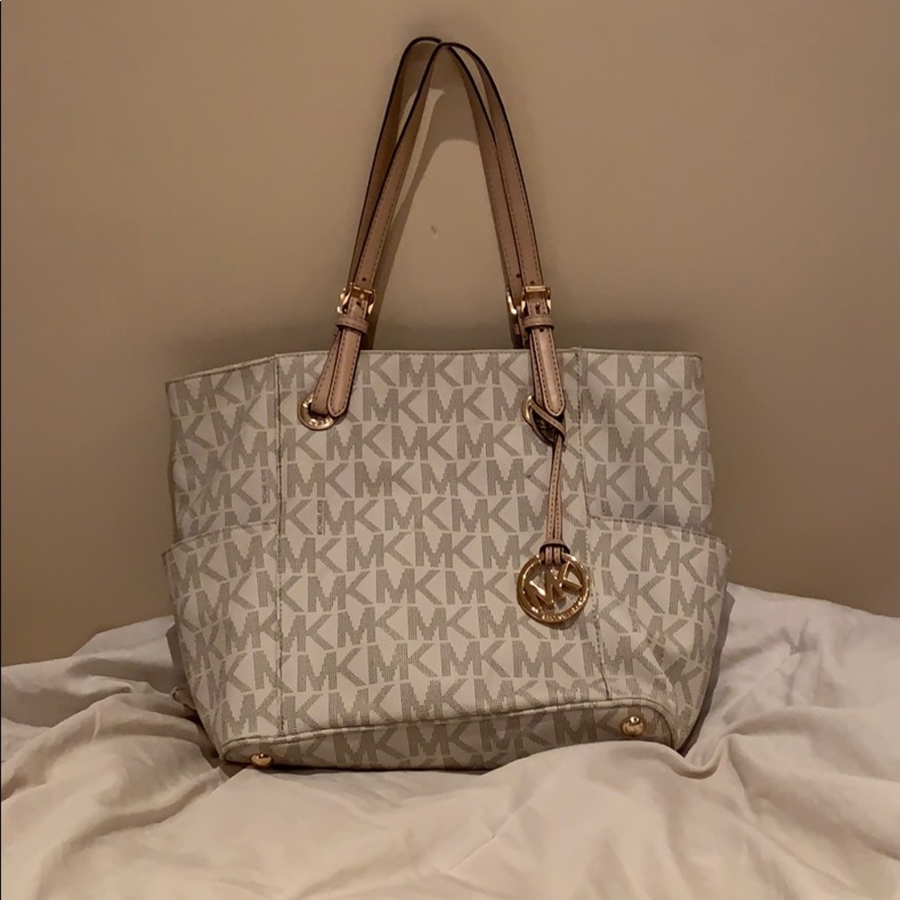 Authentic Michael Kors Signature Tote